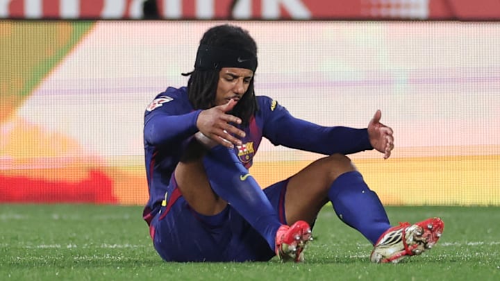 Jules Kounde was at the center of controversy against Girona. Jules Kounde was at the center of controversy against Girona.