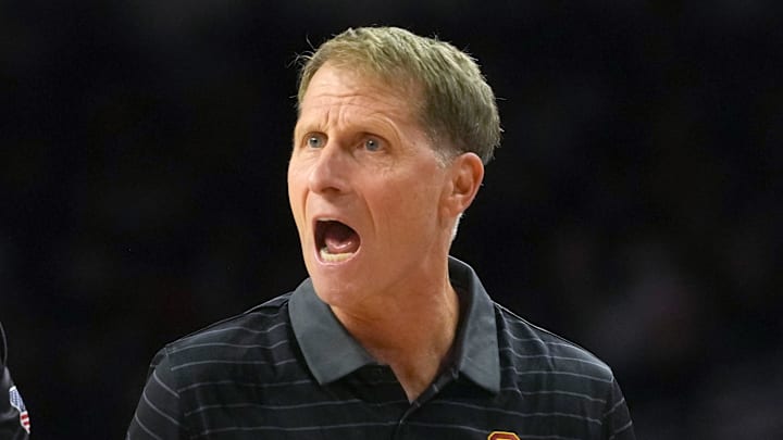 Feb 18, 2026; Los Angeles, California, USA; Southern California Trojans head coach Eric Musselman yells at referee Jason Phillips in the first half against the Illinois Fighting Illini at Galen Center. Mandatory Credit: Kirby Lee-Imagn Images