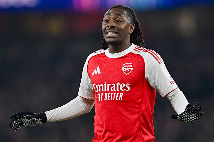 เอเบเรชี เอเซ่ กำลังทำหน้าเจ็บปวด