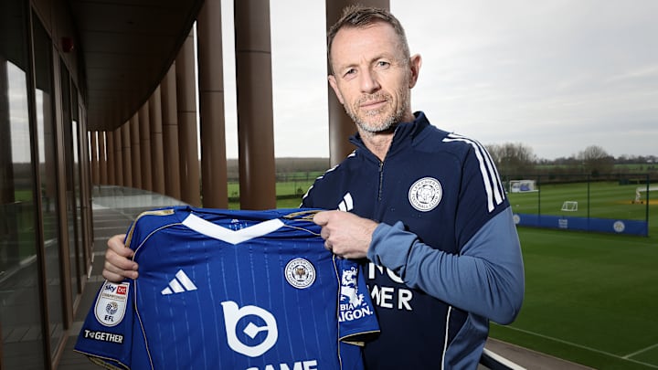 Leicester City unveil new manager Gary Rowett