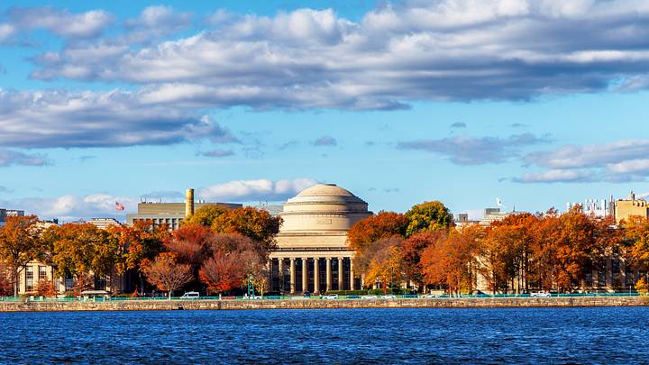 Massachusetts Institute of Technology Massachusetts Institute of Technology