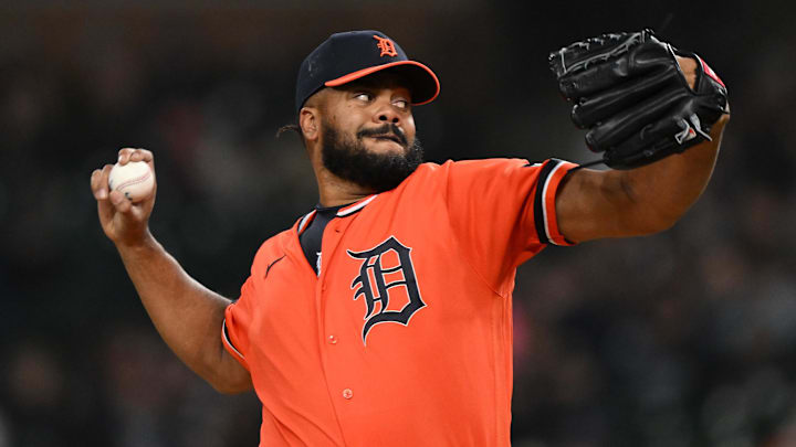 Detroit Tigers pitcher Kenley Jansen (74) throws a pitch