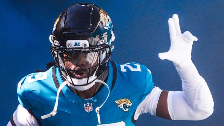Jacksonville Jaguars safety Eric Murray (29) enters the stadium before an NFL football game at EverBank Stadium, Sunday, Dec. 14, 2025, in Jacksonville, Fla. [Doug Engle/Florida Times-Union]