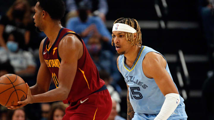 Oct 20, 2021; Memphis, Tennessee, USA; Memphis Grizzles forward Brandon Clarke (15) defends Cleveland Cavaliers center Evan Mobley (4) during the second half at FedExForum. Mandatory Credit: Petre Thomas-Imagn Images Oct 20, 2021; Memphis, Tennessee, USA; Memphis Grizzles forward Brandon Clarke (15) defends Cleveland Cavaliers center Evan Mobley (4) during the second half at FedExForum. Mandatory Credit: Petre Thomas-Imagn Images