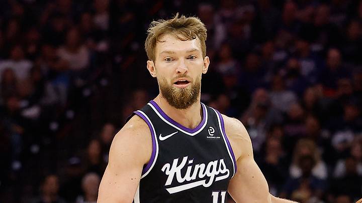 Oct 24, 2025; Sacramento, California, USA; Sacramento Kings center Domantas Sabonis (11) controls the ball against the Utah Jazz during the first quarter at Golden 1 Center. Mandatory Credit: Kelley L Cox-Imagn Images Oct 24, 2025; Sacramento, California, USA; Sacramento Kings center Domantas Sabonis (11) controls the ball against the Utah Jazz during the first quarter at Golden 1 Center. Mandatory Credit: Kelley L Cox-Imagn Images