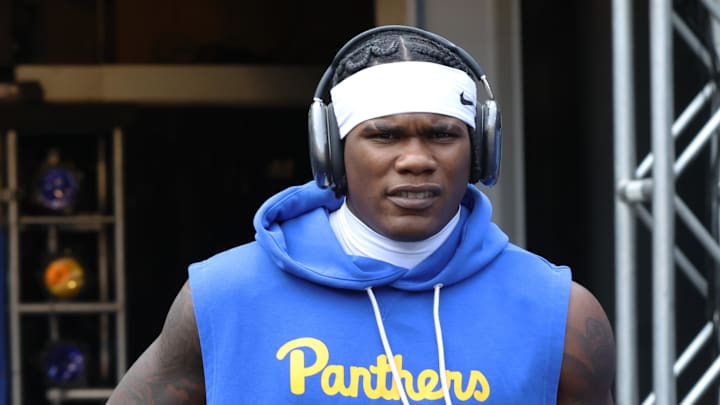 Pittsburgh Panthers linebacker Rasheem Biles (3) takes the field to warm up against the Central Michigan Chippewas at Acrisure Stadium.