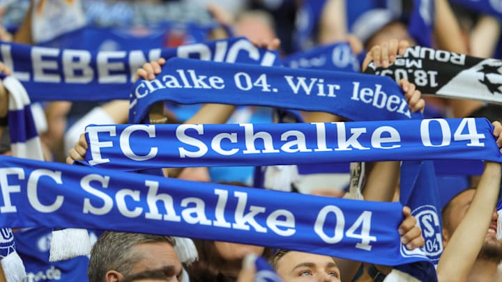 Schalke tritt am Samstagabend bei Preußen Münster an