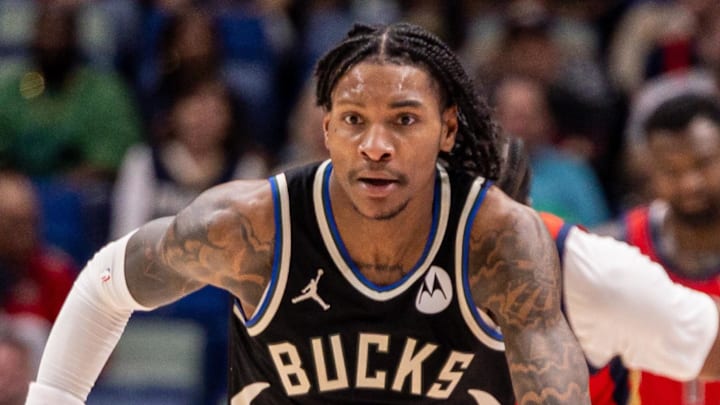 Milwaukee Bucks guard/forward Kevin Porter Jr. (7) dribbles against the New Orleans Pelicans during the first half at Smoothie King Center on February 20, 2026.