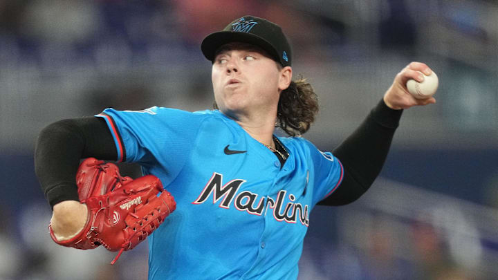Jun 1, 2025; Miami, Florida, USA;  Miami Marlins pitcher Ryan Weathers (35) pitches against the San Francisco Giants in the first inning at loanDepot Park. Mandatory Credit: Jim Rassol-Imagn Images