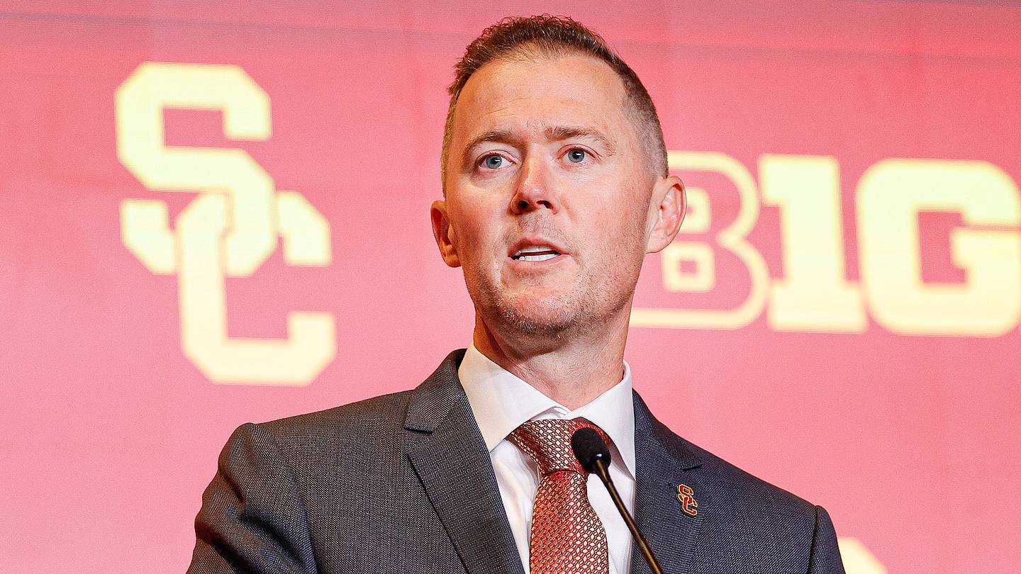 Шинэ хөлбөмбөгийн байгууламж USC Trojans хөтөлбөр болон соёлд шинэ амьсгал авчирч байна.