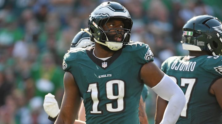 Oct 13, 2024; Philadelphia, Pennsylvania, USA; Philadelphia Eagles linebacker Josh Sweat (19) against the Cleveland Browns at Lincoln Financial Field. Mandatory Credit: Eric Hartline-Imagn Images