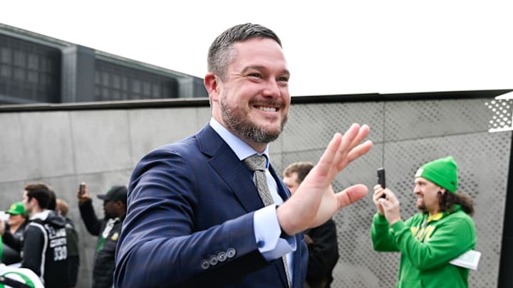 Oregon Ducks Drew Mehringer offensive coordinator Dante Moore quarterback Dan Lanning chris hampton big ten playoff