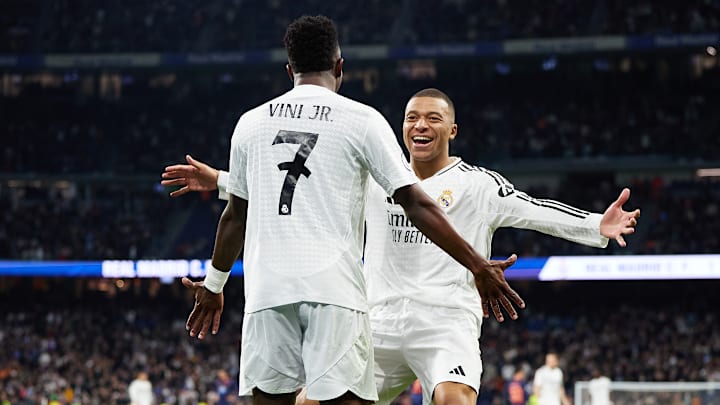 Vini Jr. e Mbappé celebrando gol do Real Madrid Vini Jr. e Mbappé celebrando gol do Real Madrid