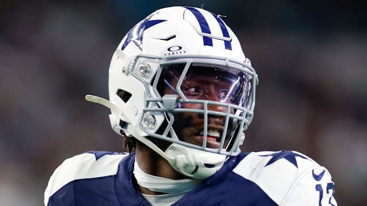 Dallas Cowboys linebacker DeMarvion Overshown 