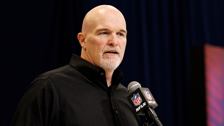 Commanders head coach Dan Quinn
