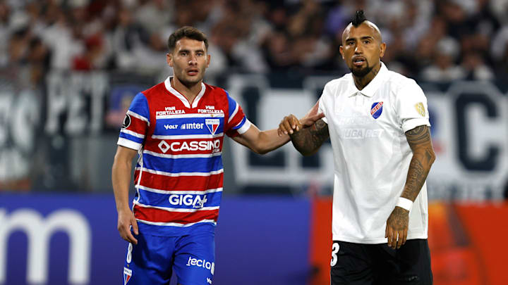 Colo-Colo e Fortaleza ficou marcado por confusões no Monumental 