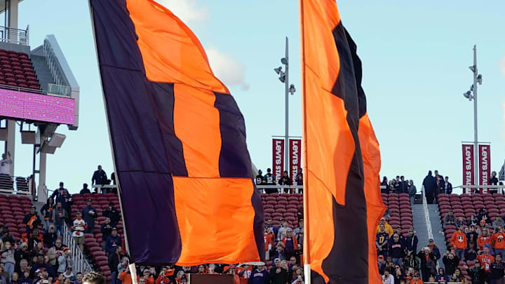 Dec 30, 2019; Santa Clara, California, USA;  Illinois Fighting Illini run out of the tunnel before the game against the California Golden Bears at Levi's Stadium. Mandatory Credit: Stan Szeto-Imagn Images
