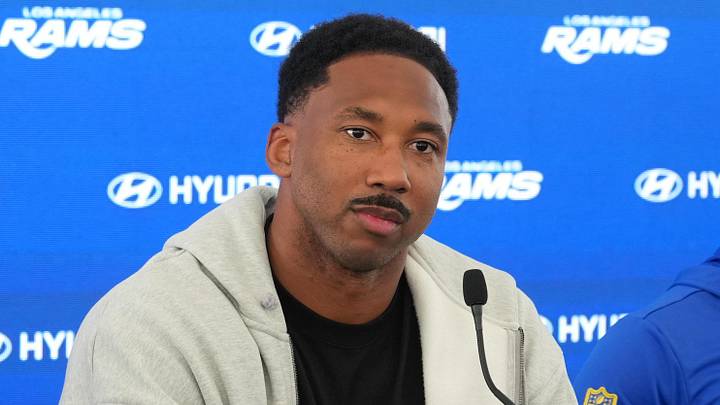 Los Angeles Rams new defensive end Myles Garrett (center). Mandatory Credit: Kirby Lee-Imagn Images