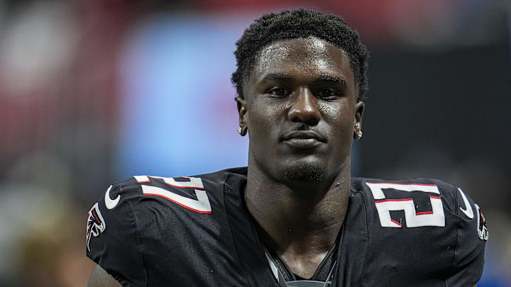 Atlanta Falcons linebacker James Pearce Jr. 