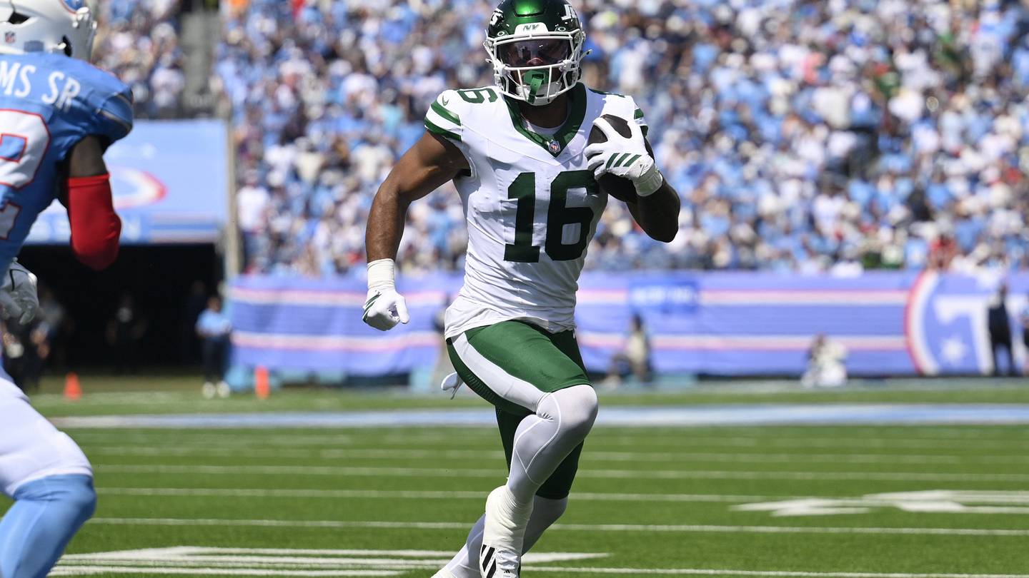 Fantasy Football Week 2 Waiver Wire: Dontayvion Wicks, Kenyon Sadiq Top 5 Early Targets