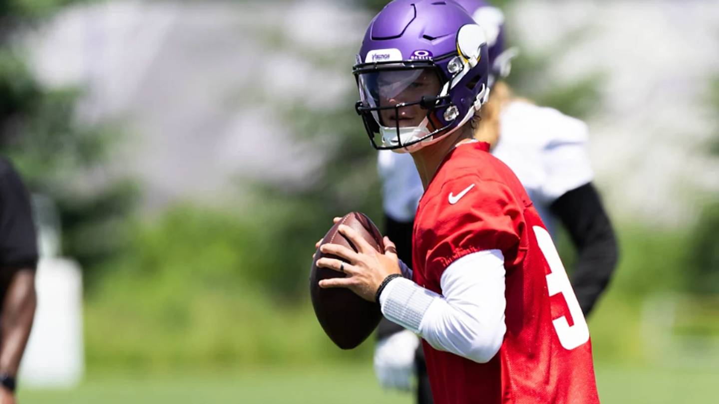Kevin O'Connell Provides Subtle Update on QB Competition (and it's Good News for J.J. McCarthy)