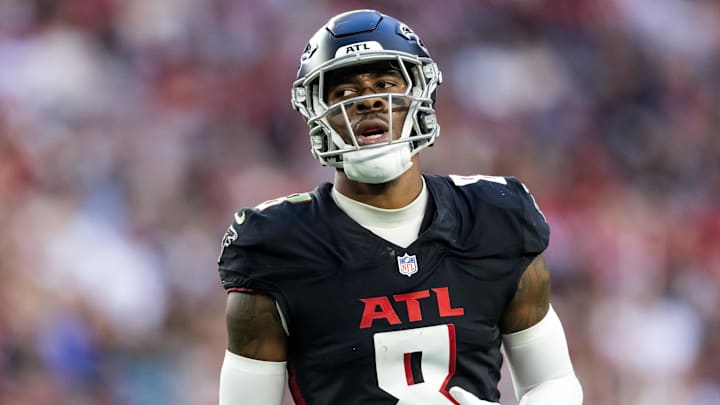 Dec 21, 2025; Glendale, Arizona, USA; Atlanta Falcons tight end Kyle Pitts Sr. (8) against the Arizona Cardinals at State Farm Stadium. Mandatory Credit: Mark J. Rebilas-Imagn Images Dec 21, 2025; Glendale, Arizona, USA; Atlanta Falcons tight end Kyle Pitts Sr. (8) against the Arizona Cardinals at State Farm Stadium. Mandatory Credit: Mark J. Rebilas-Imagn Images