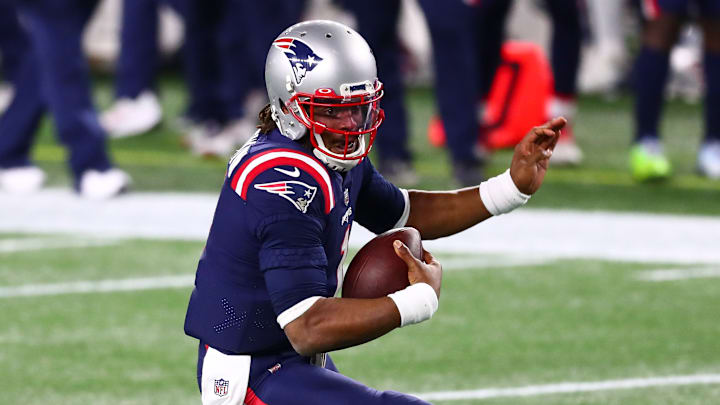 Cam Newton sigue en la agencia libre luego de ser dejado en libertad por los Patriots