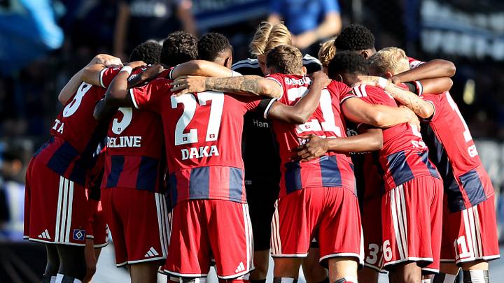 Der HSV-Spielerkreis vor dem DFB-Pokalspiel beim SC Verl Der HSV-Spielerkreis vor dem DFB-Pokalspiel beim SC Verl