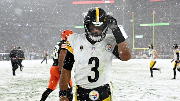 Pittsburgh Steelers v Cleveland Browns