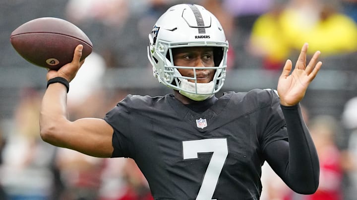 Aug 16, 2025; Paradise, Nevada, USA; Las Vegas Raiders quarterback Geno Smith (7) warms up before a preseason game against the San Francisco 49ers at Allegiant Stadium. Mandatory Credit: Stephen R. Sylvanie-Imagn Images Aug 16, 2025; Paradise, Nevada, USA; Las Vegas Raiders quarterback Geno Smith (7) warms up before a preseason game against the San Francisco 49ers at Allegiant Stadium. Mandatory Credit: Stephen R. Sylvanie-Imagn Images
