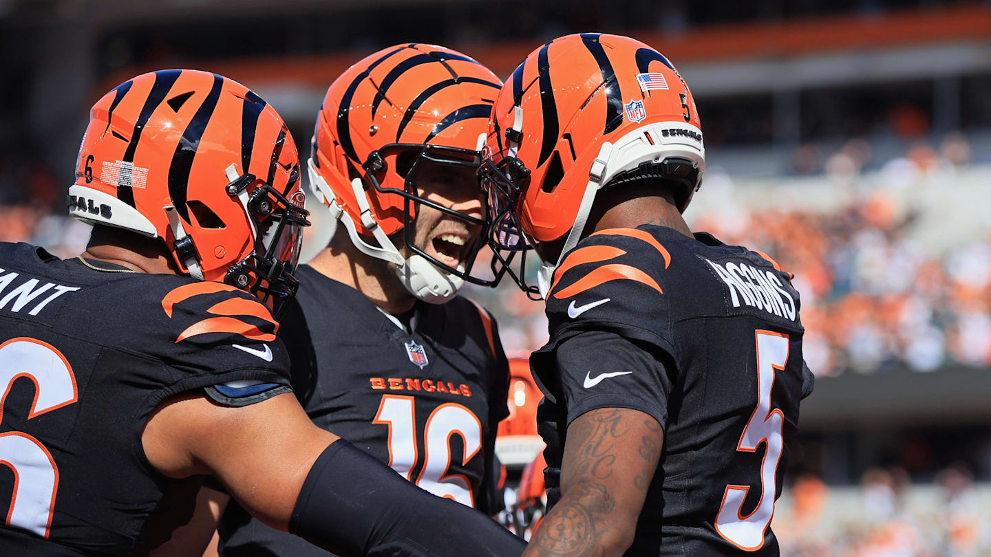 Tee Higgins Reacts to Joe Flacco Re-Signing With Cincinnati Bengals