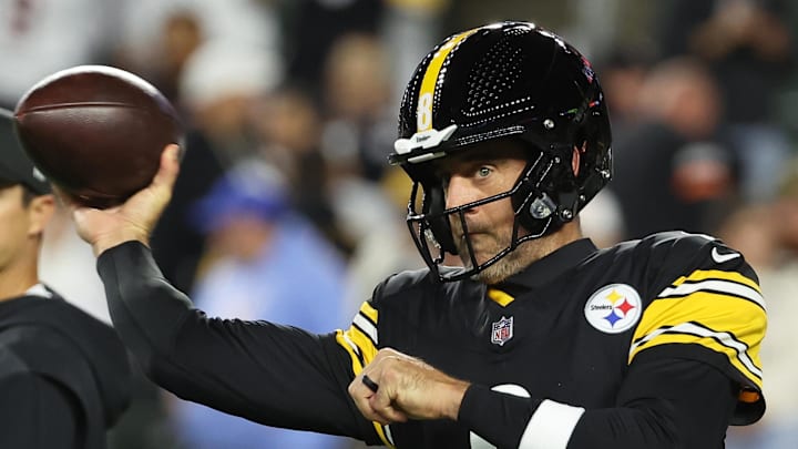 Steelers quarterback Aaron Rodgers could return to the team in 2026.