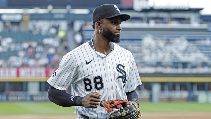 Jul 28, 2025; Chicago, Illinois, USA; Chicago White Sox center fielder Luis Robert Jr. (88) walks back to the dugout during the first inning of a baseball game against the Philadelphia Phillies at Rate Field. Jul 28, 2025; Chicago, Illinois, USA; Chicago White Sox center fielder Luis Robert Jr. (88) walks back to the dugout during the first inning of a baseball game against the Philadelphia Phillies at Rate Field.