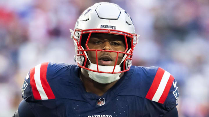 New England Patriots - Offensive Tackle Vederian Lowe New England Patriots - Offensive Tackle Vederian Lowe