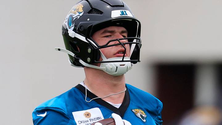 Jacksonville Jaguars tight end Nate Boerkircher (87) runs the ball during rookie minicamp at the Miller Electric Center, Saturday, May 9, 2026 in Jacksonville, Fla. Today was the second of a three day camp concluding Sunday.