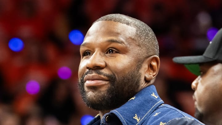 Oct 8, 2025; Phoenix, Arizona, USA; Professional boxer Floyd Mayweather attends the game between the Las Vegas Aces and the Phoenix Mercury for game three of the 2025 WNBA Finals at PHX Arena. Mandatory Credit: Mark J. Rebilas-Imagn Images Oct 8, 2025; Phoenix, Arizona, USA; Professional boxer Floyd Mayweather attends the game between the Las Vegas Aces and the Phoenix Mercury for game three of the 2025 WNBA Finals at PHX Arena. Mandatory Credit: Mark J. Rebilas-Imagn Images