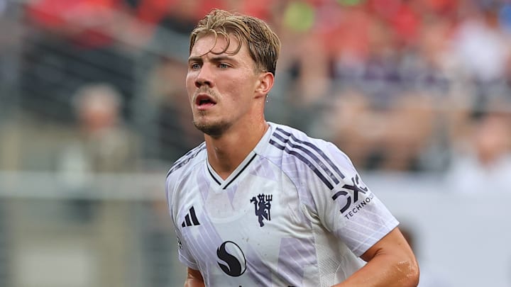 Rasmus Højlund has been adamant about staying at Man Utd.