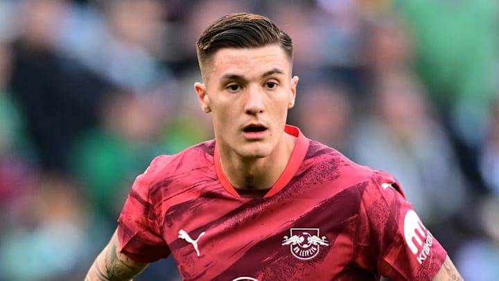 Man Utd need to swiftly move onto other targets after signing Mbeumo.