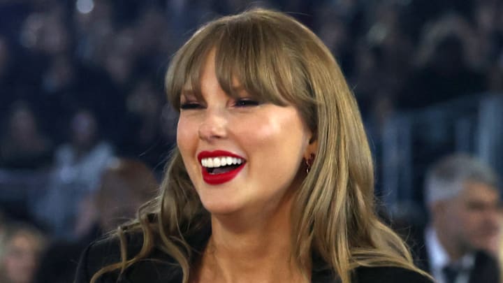 Taylor Swift having a great time