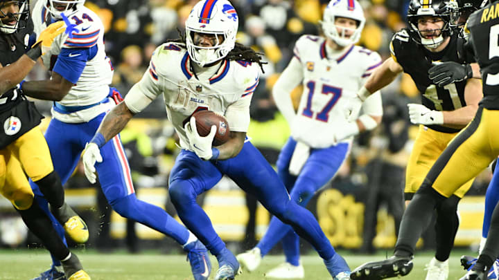 Buffalo Bills running back James Cook III rushes during the third quarter against the Pittsburgh Steelers at Acrisure Stadium.