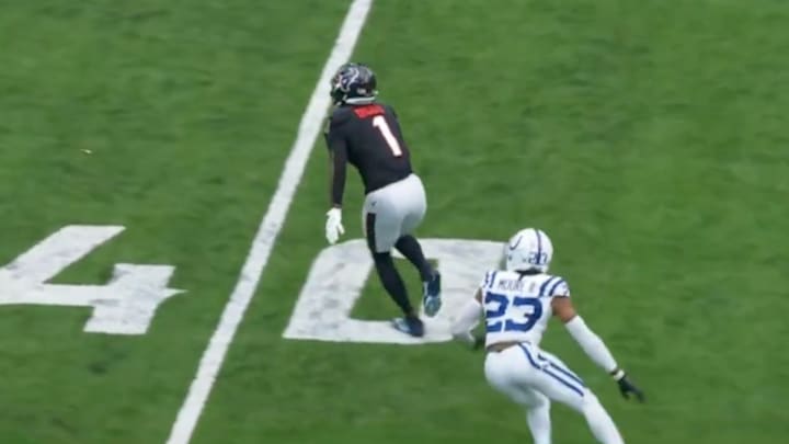 Houston Texans receiver Stefon Diggs injures his knee on a non-contact play.