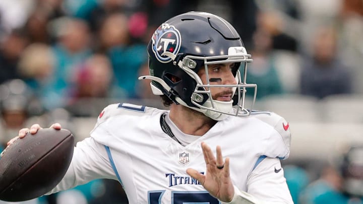 Jan 4, 2026; Jacksonville, Florida, USA; Tennessee Titans quarterback Brandon Allen (10) drops back to pass against the Jacksonville Jaguars at EverBank Stadium. Jan 4, 2026; Jacksonville, Florida, USA; Tennessee Titans quarterback Brandon Allen (10) drops back to pass against the Jacksonville Jaguars at EverBank Stadium.
