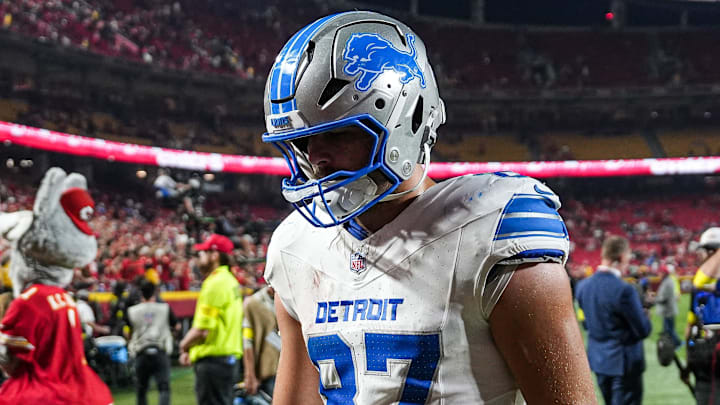Detroit Lions tight end Sam LaPorta (87) walks off the field after 30-13 loss to Kansas City Chiefs at Arrowhead Stadium in Kansas City, Missouri on Sunday, Oct. 12, 2025. Detroit Lions tight end Sam LaPorta (87) walks off the field after 30-13 loss to Kansas City Chiefs at Arrowhead Stadium in Kansas City, Missouri on Sunday, Oct. 12, 2025.