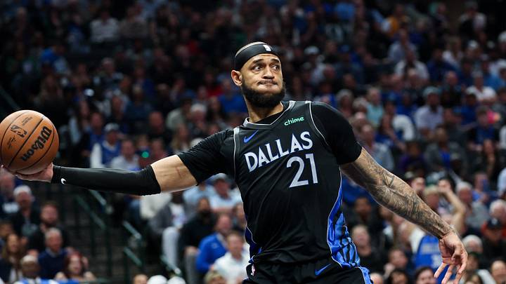 Apr 5, 2026; Dallas, Texas, USA; Dallas Mavericks forward Daniel Gafford (21) saves the ball during the first half against the Los Angeles Lakers at American Airlines Center. Mandatory Credit: Kevin Jairaj-Imagn Images Apr 5, 2026; Dallas, Texas, USA; Dallas Mavericks forward Daniel Gafford (21) saves the ball during the first half against the Los Angeles Lakers at American Airlines Center. Mandatory Credit: Kevin Jairaj-Imagn Images