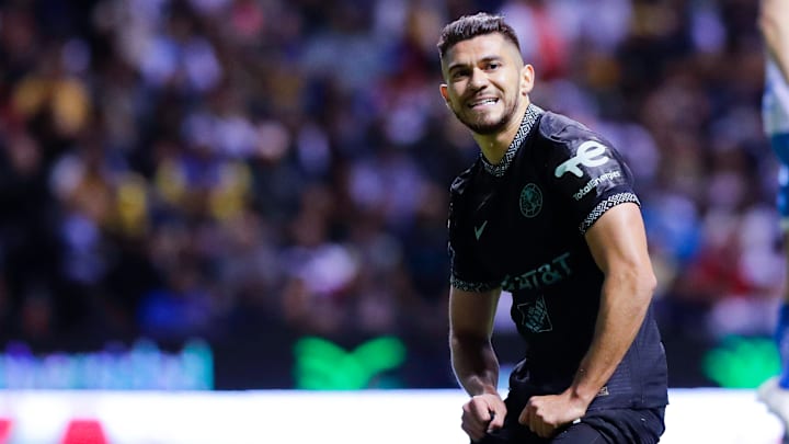 Henry Martín se lamenta tras dejar ir un gol en una jugada individual.