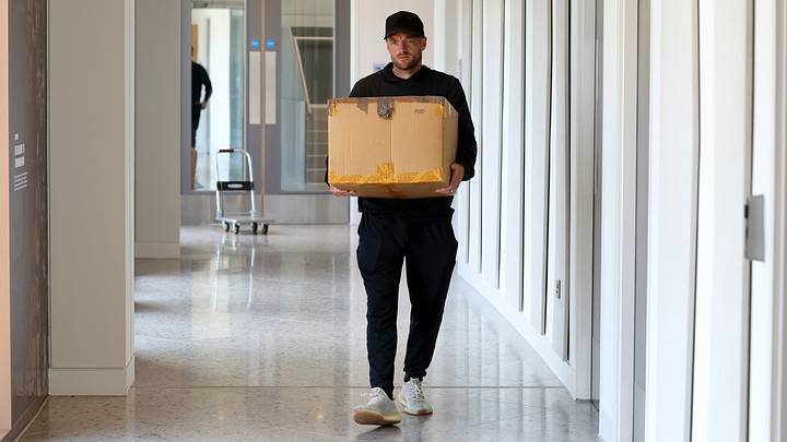 Jamie Vardy Says Goodbye at the Leicester City Training Ground