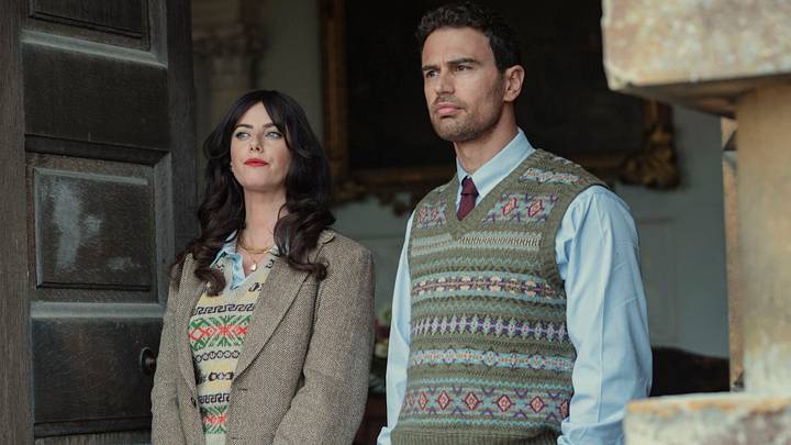 Kaya Scodelario, Theo James in The Gentlemen season 2 on Netflix Kaya Scodelario, Theo James in The Gentlemen season 2 on Netflix