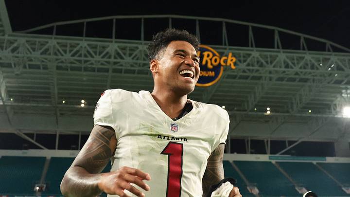 Tua Tagovailoa Just Gave Falcons More to Think About at QB Tua Tagovailoa Just Gave Falcons More to Think About at QB