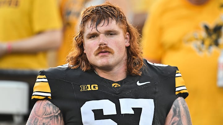 Iowa Hawkeyes offensive lineman Gennings Dunker Iowa Hawkeyes offensive lineman Gennings Dunker