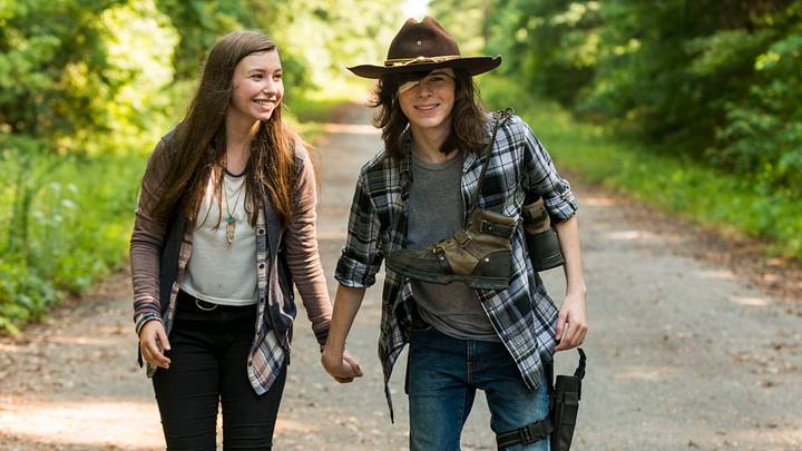 Katelyn Nacon as Enid, Chandler Riggs as Carl Grimes - The Walking Dead _ Season 7, Episode 5 